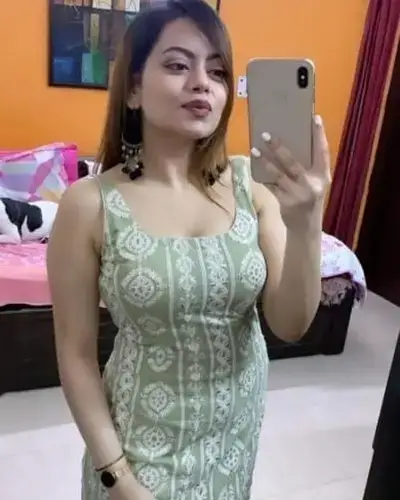 Call Girl in Warora